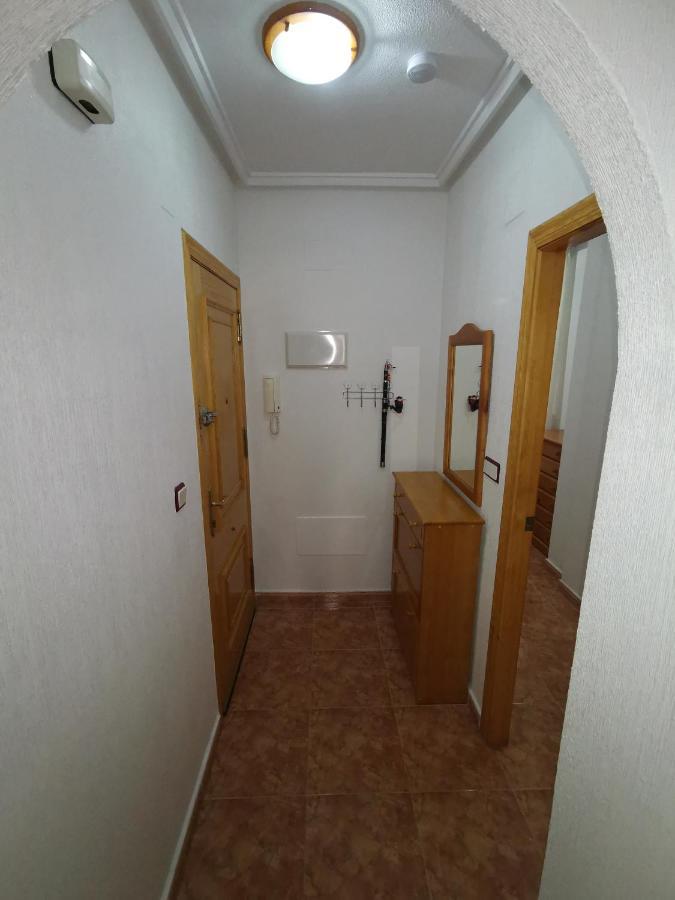 Rent an apartment in Torrevieja Buitenkant foto