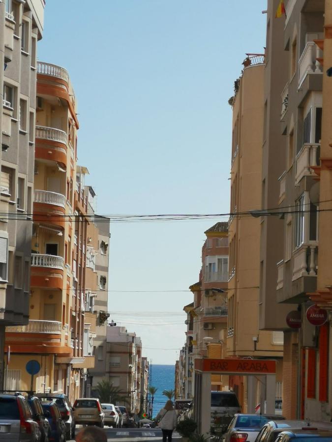 Rent an apartment in Torrevieja Buitenkant foto